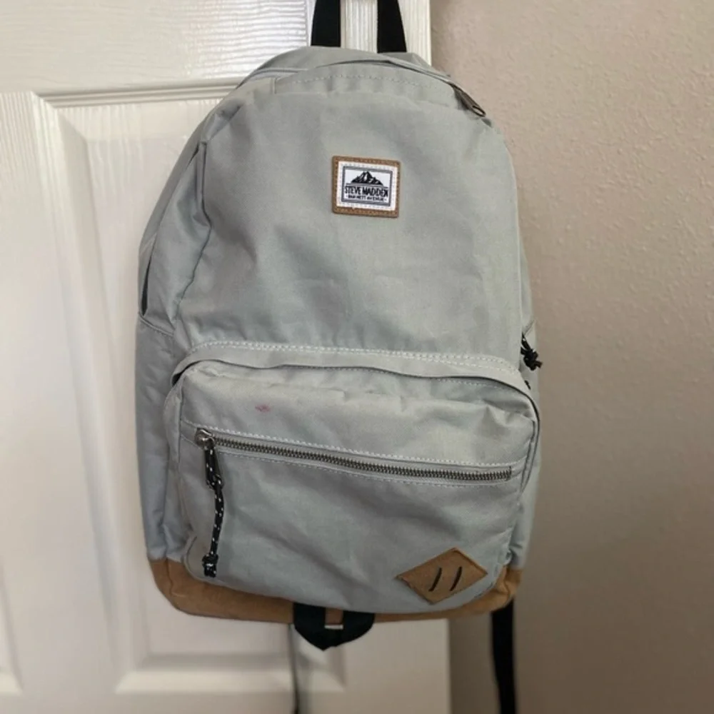 STEVE MADDEN 🎒